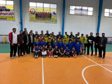 جام قهرمانی به دبیرستان شهید اسماعیل‌زاده رسید