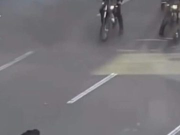 تصاویر نمادین یا واقعیت‌زدایی رسانه‌ای؟